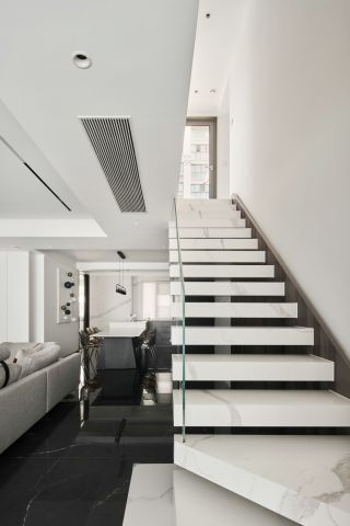 跃层装修室内楼梯设计效果图大全