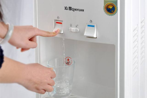 [张家界星艺装饰]饮水机漏水是什么原因 饮水机漏水的解决办法