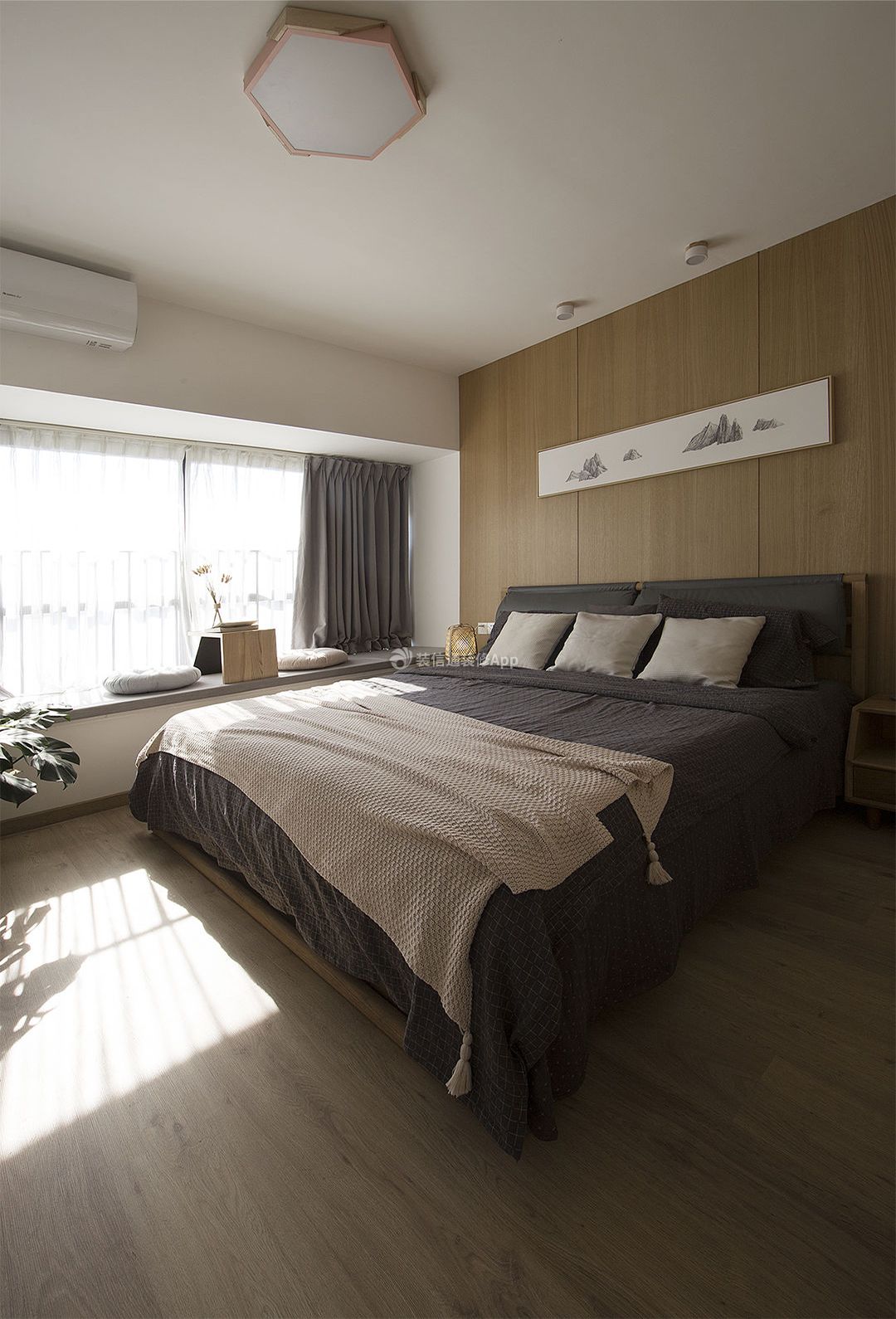 日式风格卧室床头设计装修效果图