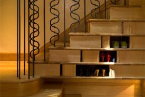 [玉林中宅装饰]楼梯鞋柜如何设计 楼梯设计方案