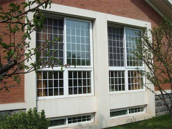 其中复合防盗窗深受大众的喜爱,复合防盗窗经常在别墅,住宅等场合中