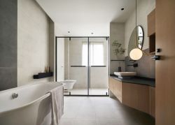 现代风格大平层卫浴间装修设计图片