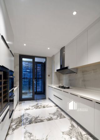 大平层现代风格厨房装修设计效果图