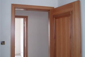 [深圳领航装饰]木门框与门套的区别 木门框如何安装