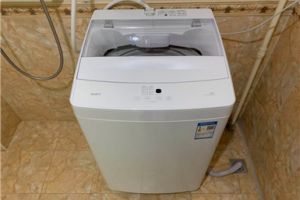[居众装饰]翻盖洗衣机阳台装修注意事项 怎样清洗滚筒洗衣机