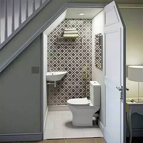 楼梯下怎么设计卫生间图片