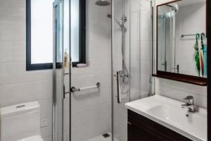 [广州蜗窝家懒人整装]卫生间装修安装淋浴房的缺点