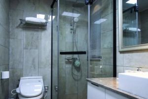 [广州蜗窝家懒人整装]卫生间装修安装淋浴房的缺点