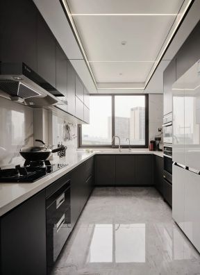 L型厨房橱柜效果图 L型厨房橱柜设计 厨房橱柜装修图