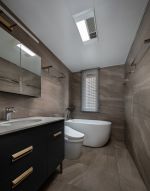 四室一厅卫生间浴缸装修设计效果图