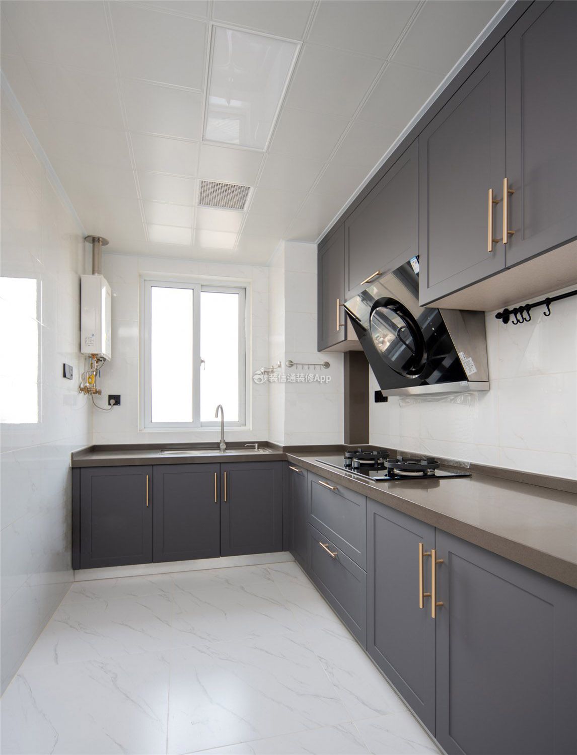 中式风格L型整体7平米家居灰色橱柜厨房集成吊顶装修效果图 – 设计本装修效果图