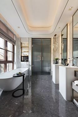 别墅卫生间浴缸装饰设计效果图