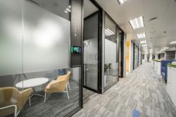 现代风格办公楼走廊设计效果图
