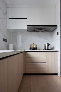 简约小厨房橱柜面板装修设计图
