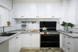 简欧风格厨房白色橱柜设计图片