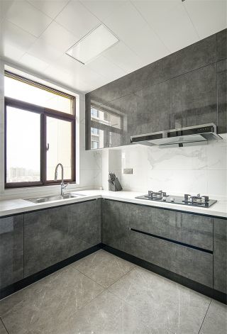 厨房灰色橱柜面板装饰设计图