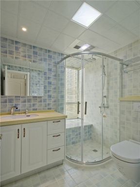 卫生间淋浴房玻璃隔断设计效果图