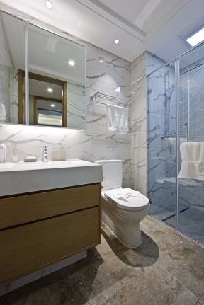 新房卫生间装修效果图 卫生间镜柜 现代卫生间装修图