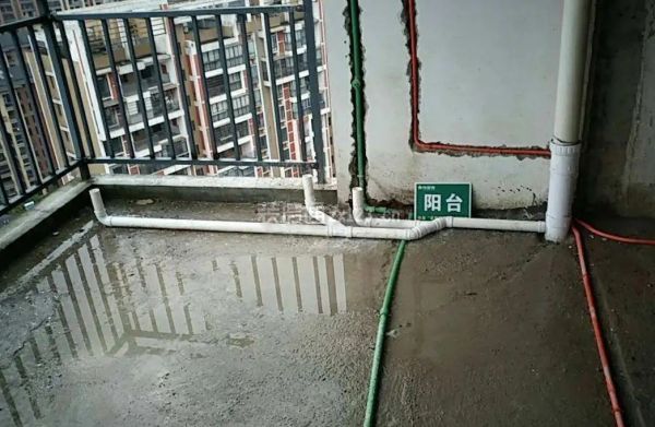 阳台排水管