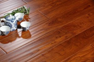 [广州莱茵河装饰公司]选择木地板的优缺点是什么