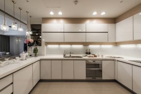 简约现代厨房装修效果图 家庭厨房装潢效果图