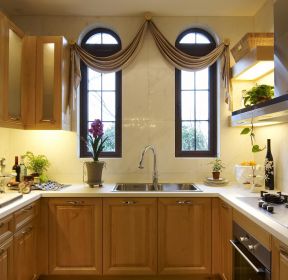 家庭厨房橱柜装潢设计效果图片-每日推荐