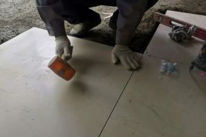 [上海星艺装饰]瓷砖干贴和湿贴怎么做?