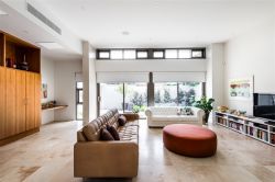 现代风格别墅客厅沙发装饰图片