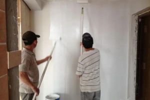 油漆刷门