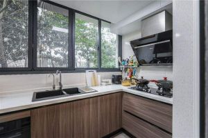 [广州中鸿装饰公司]小面积厨房装修怎么扩大空间