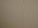 [芜湖雅元装饰]墙面开裂原因，墙面裂缝如何修补
