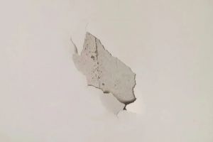 [上海广域装饰]墙面受潮起皮原因以及解决方法