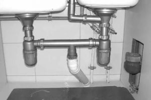 [宁波中博装饰]厨房下水道地漏冒水是哪堵了？下水管堵塞需如何处理