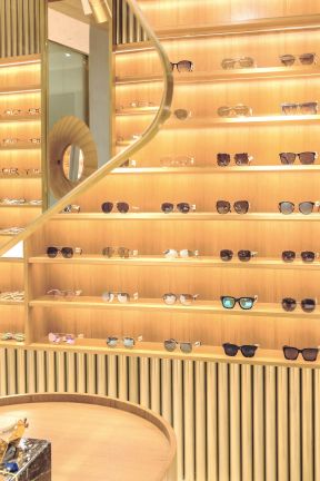 杭州310平米眼镜店墙面展区装修案例图