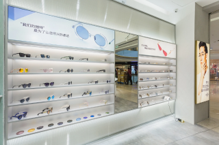 杭州340平米眼镜店展示墙设计装修图