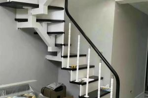 联排别墅楼梯设计怎么装修