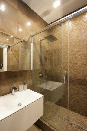 现代卫生间淋浴房墙面瓷砖装修效果图