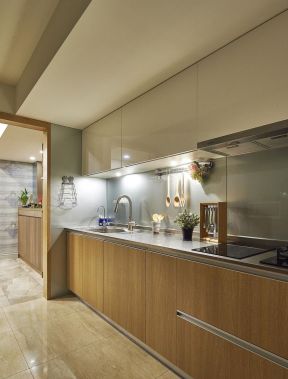 现代简约厨房设计图 厨房台面装修设计图片