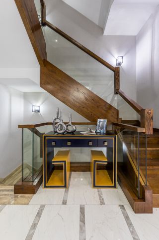 750平别墅摩登风格室内楼梯间装修效果图
