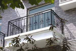 阳台栏杆安装方案