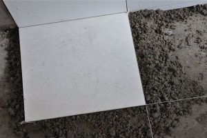 铺瓷砖流程