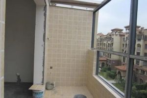 [贵阳凯瑞鑫装饰]阳台装修墙面需要贴瓷砖吗