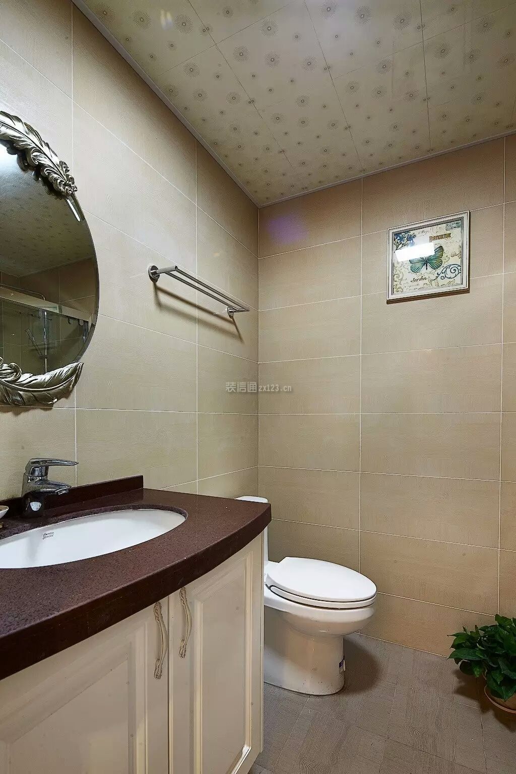 卫生间洗漱台图片 卫生间墙砖装修效果图片