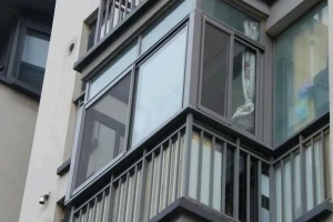 [桂林美伦装饰]封阳台用铝合金还是断桥铝好?