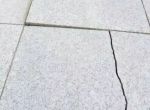 [上海东江装饰]瓷砖开裂是什么原因造成的？