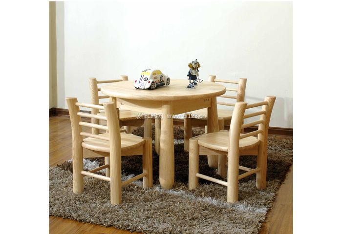 儿童餐桌,现代风实木儿童圆餐桌