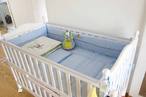 婴儿床安装