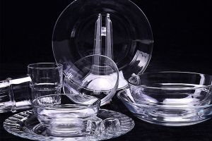 钢化玻璃餐桌