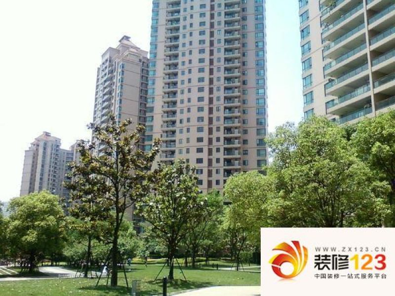 仁恒河滨花园外景图